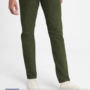 👖Gap slim fit khakis